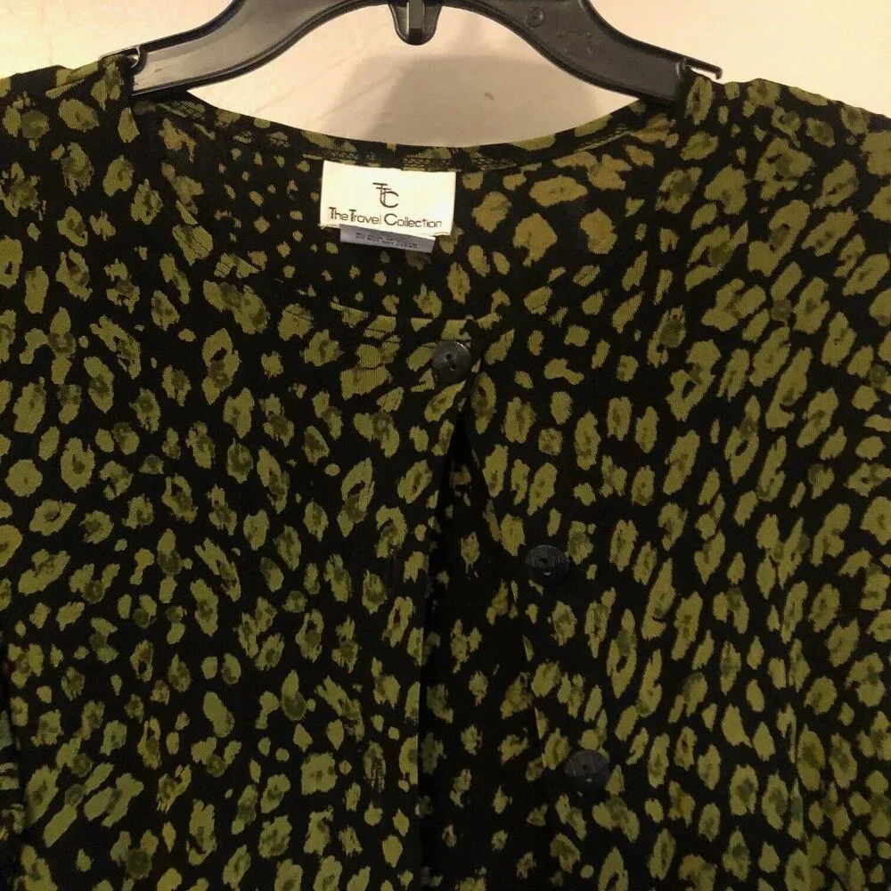 The Travel Collection Womens SZ Small Button Front Cardigan Top 3/4 Sleeves - Picture 2 of 3